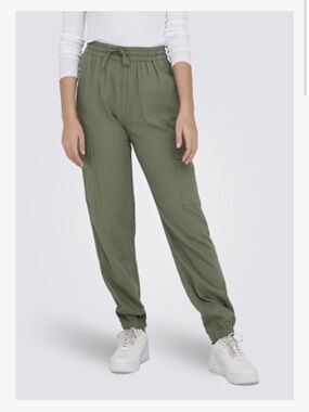 Only Women’s Onlcaro Olive Drawstring Cargo Pants